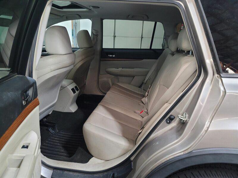 2014 Subaru Outback Image 3