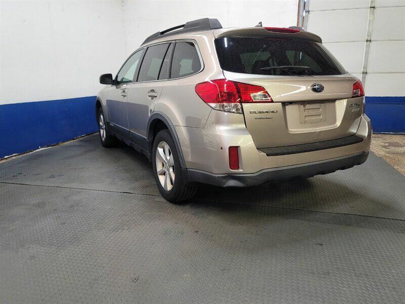 2014 Subaru Outback Image 9