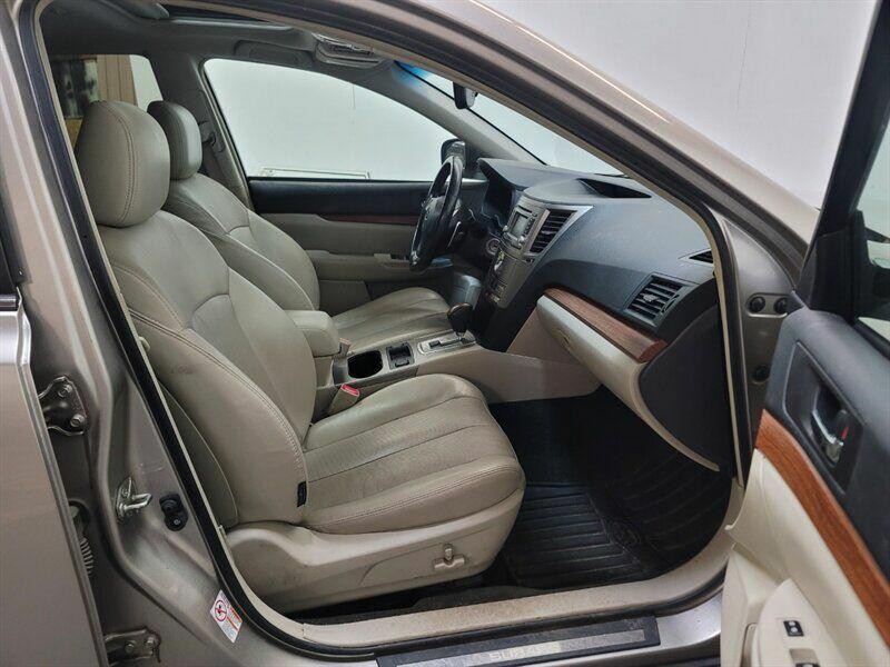 2014 Subaru Outback Image 14