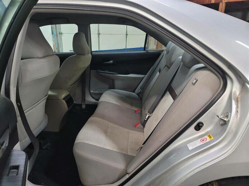2014 Toyota Camry Image 3