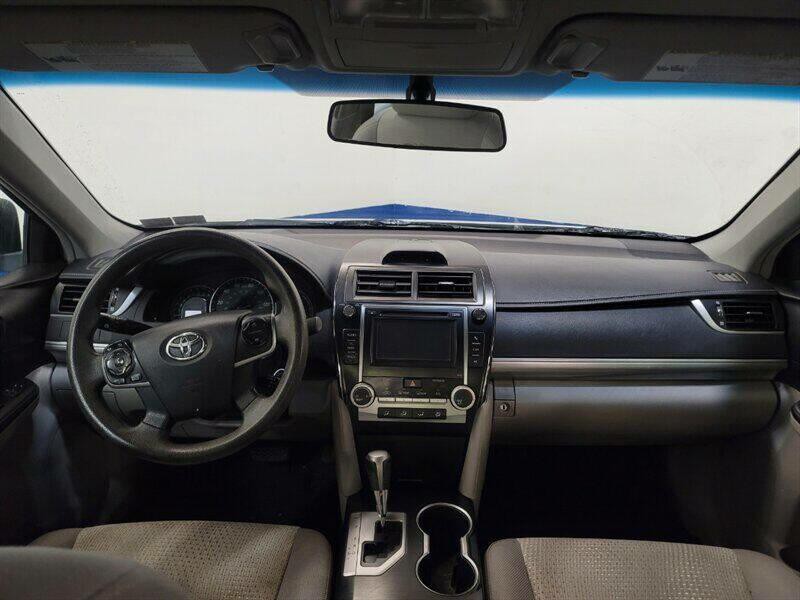 2014 Toyota Camry Image 4