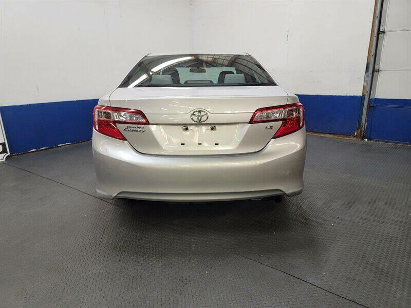 2014 Toyota Camry Image 8