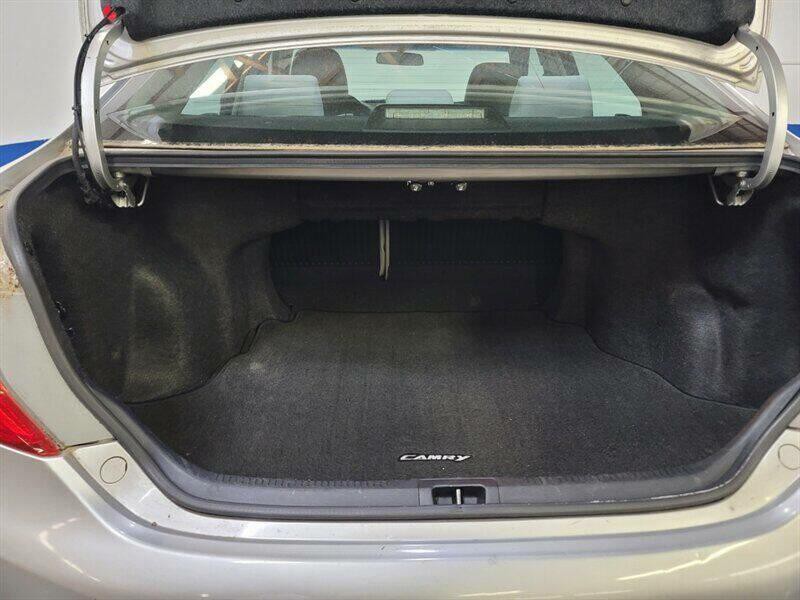 2014 Toyota Camry Image 10