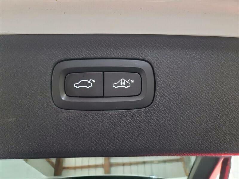 2016 Volvo XC90 Image 39
