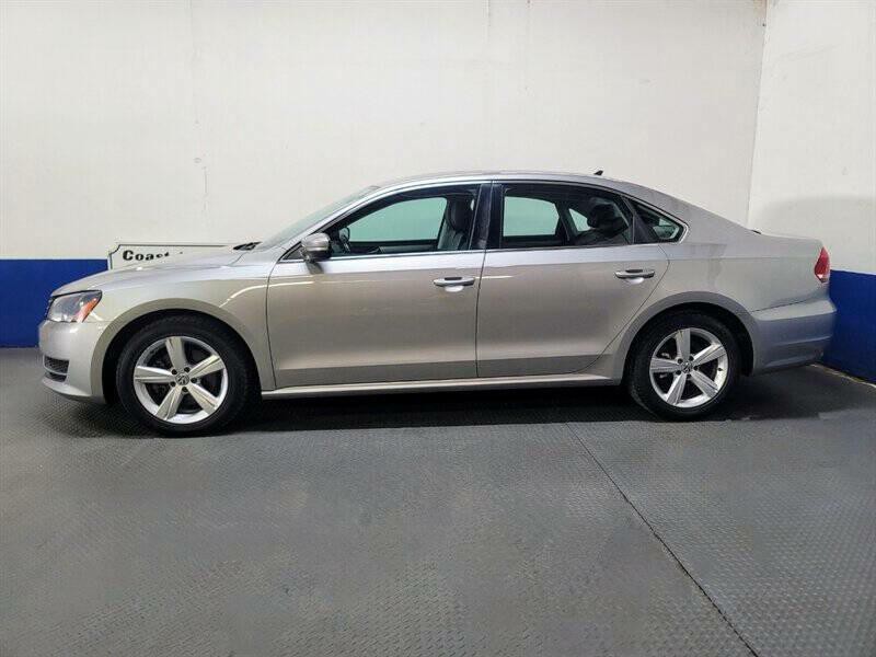 2013 Volkswagen Passat Image 2
