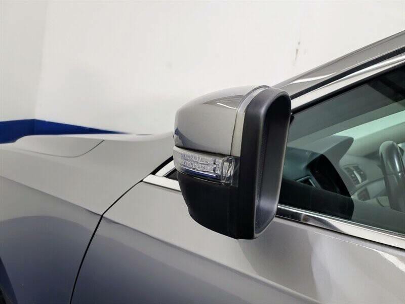 2013 Volkswagen Passat Image 3