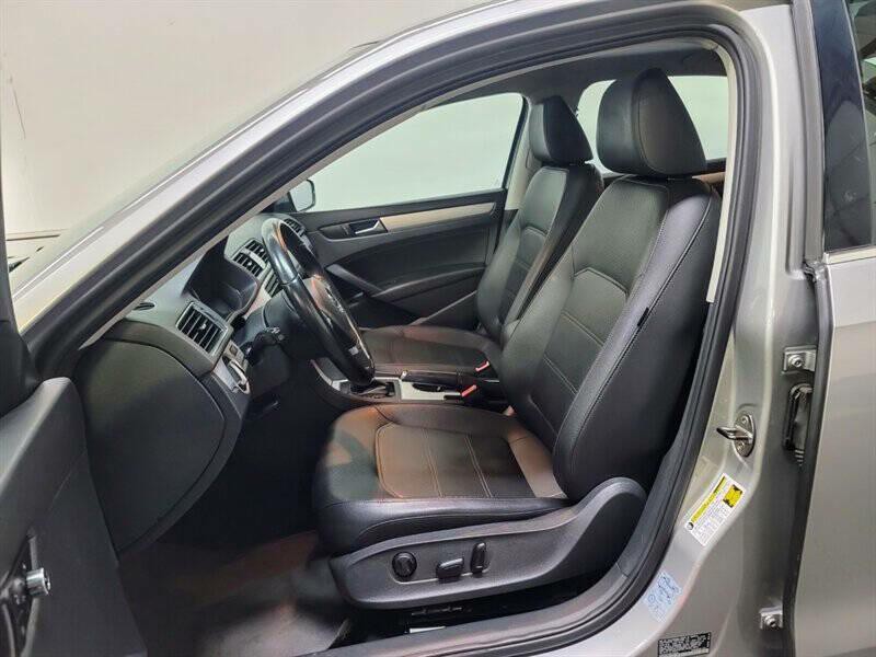2013 Volkswagen Passat Image 5