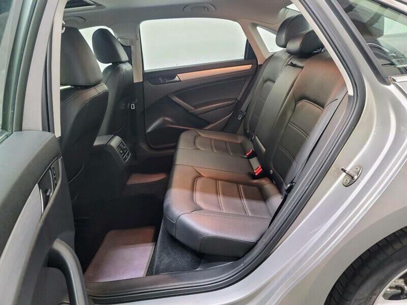 2013 Volkswagen Passat Image 6