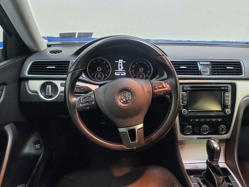2013 Volkswagen Passat Image 8