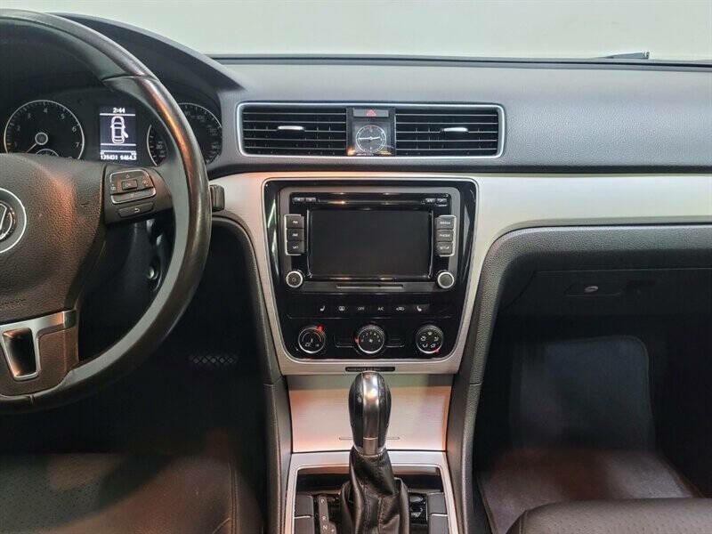 2013 Volkswagen Passat Image 9
