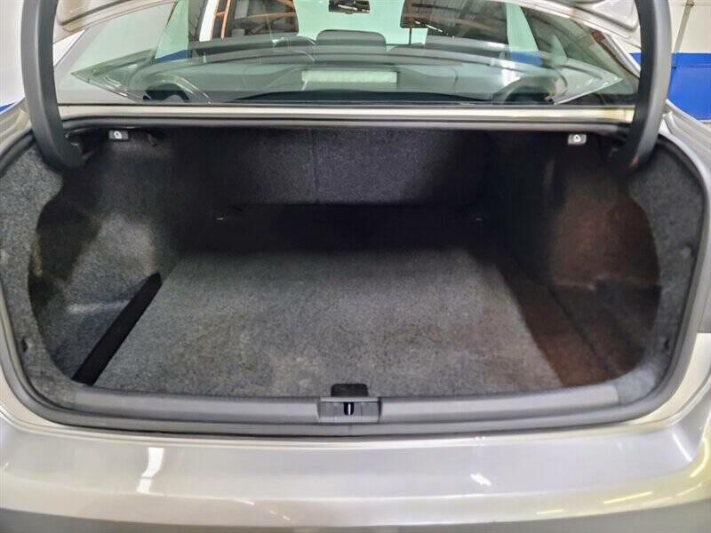 2013 Volkswagen Passat Image 20