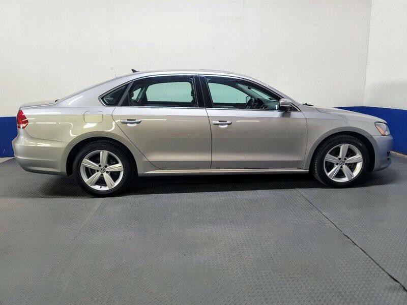 2013 Volkswagen Passat Image 22