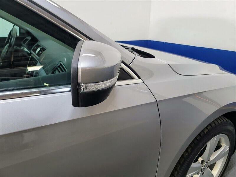 2013 Volkswagen Passat Image 23