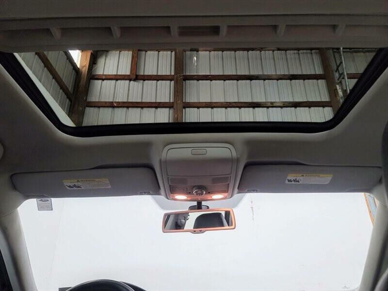 2013 Volkswagen Passat Image 25