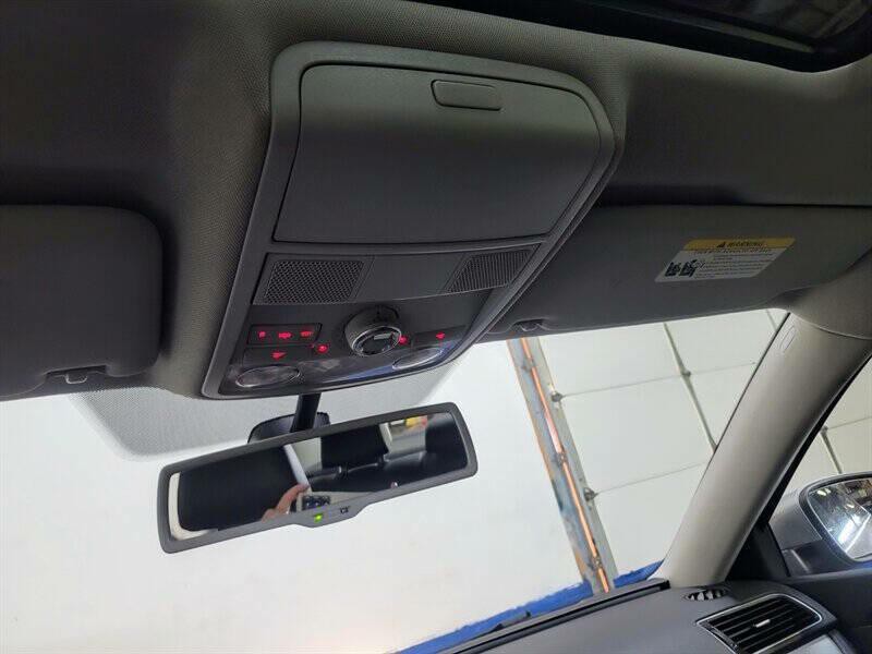 2013 Volkswagen Passat Image 26