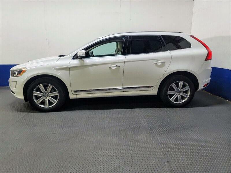 2016 Volvo XC60 Image 2
