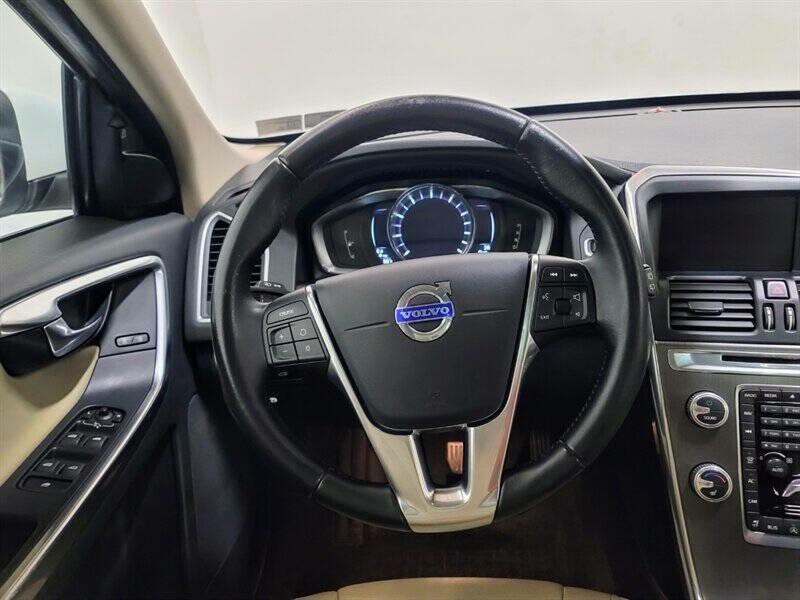 2016 Volvo XC60 Image 9