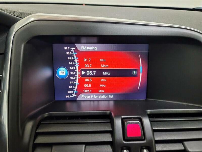 2016 Volvo XC60 Image 16