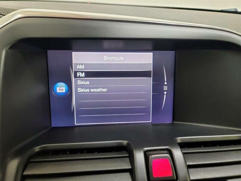 2016 Volvo XC60 Image 17