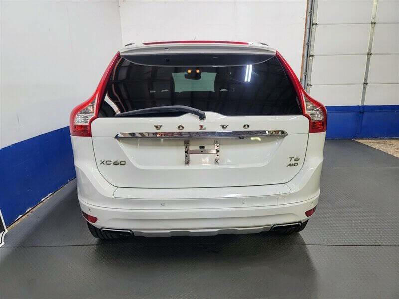 2016 Volvo XC60 Image 30