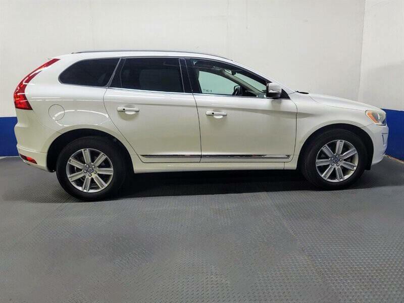 2016 Volvo XC60 Image 35