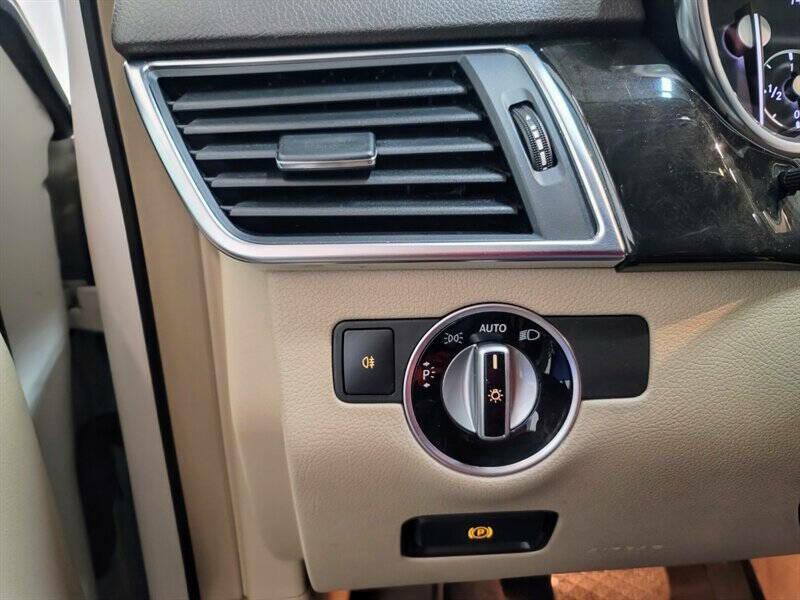 2015 Mercedes-Benz M-Class Image 9