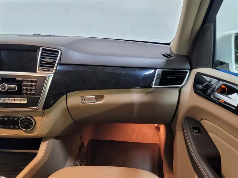 2015 Mercedes-Benz M-Class Image 25