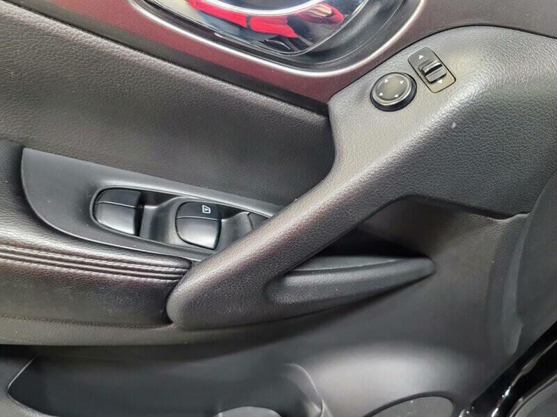 2015 Nissan Rogue Image 5