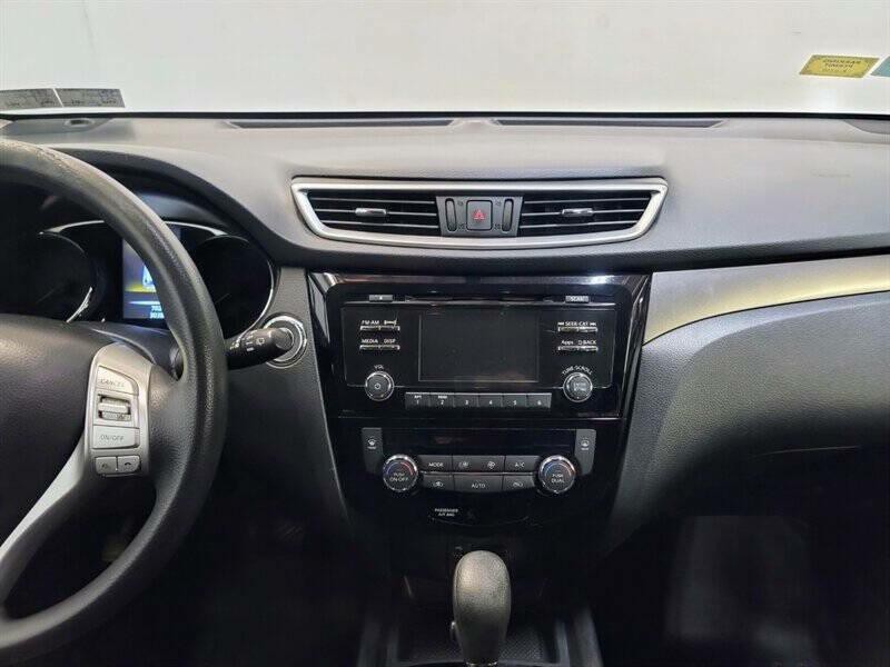 2015 Nissan Rogue Image 12
