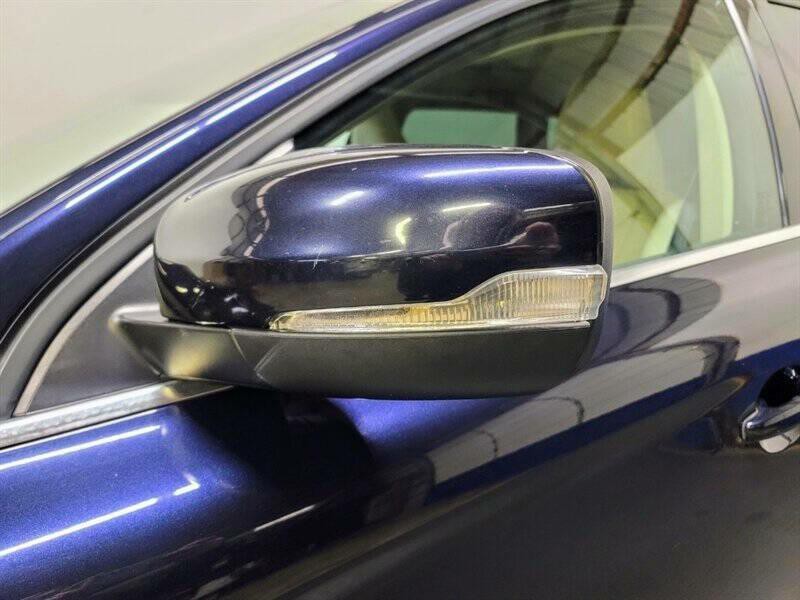 2017 Volvo XC60 Image 3