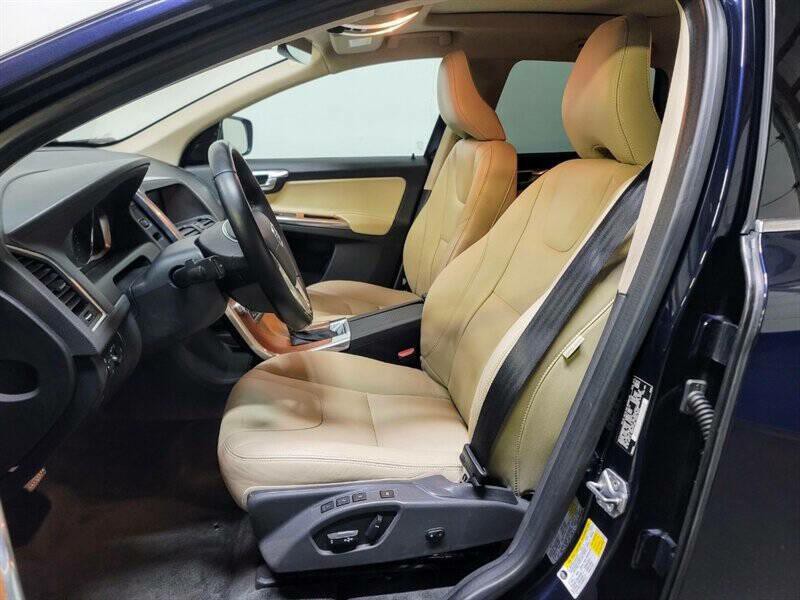 2017 Volvo XC60 Image 7