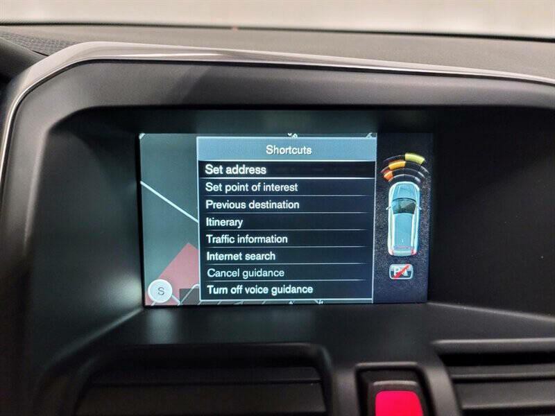 2017 Volvo XC60 Image 16