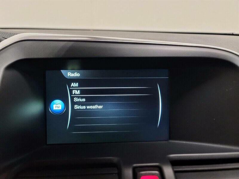 2017 Volvo XC60 Image 18