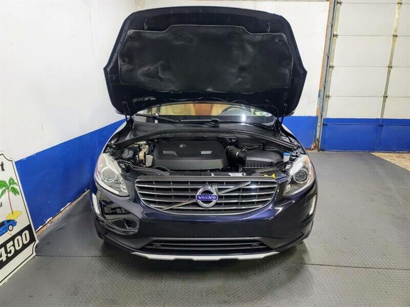 2017 Volvo XC60 Image 29