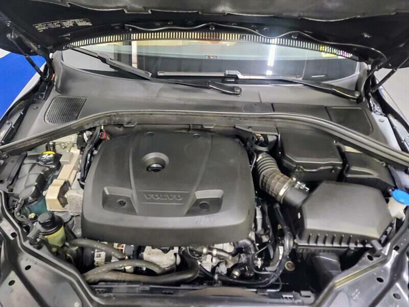 2017 Volvo XC60 Image 30