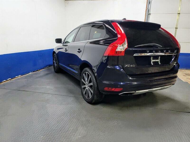 2017 Volvo XC60 Image 31