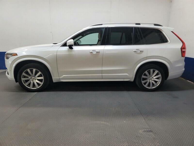 2016 Volvo XC90 Image 2