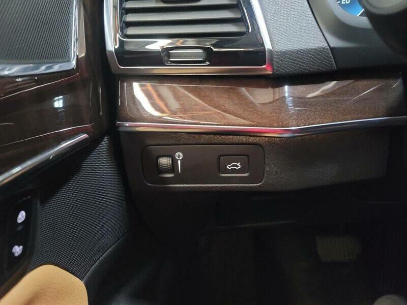 2016 Volvo XC90 Image 10