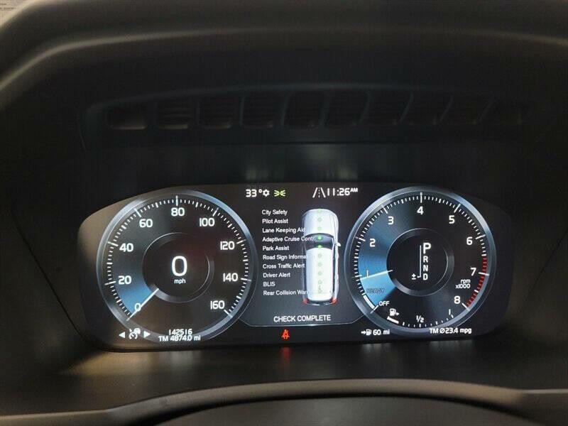 2016 Volvo XC90 Image 12