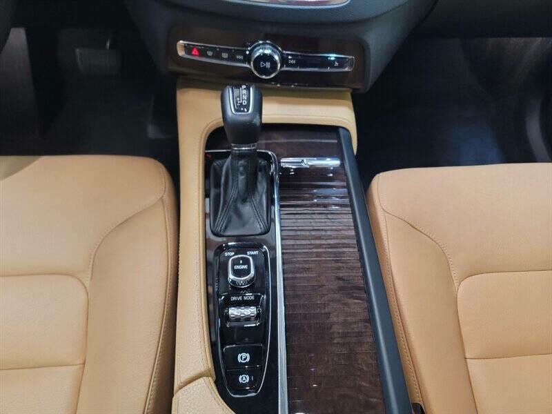 2016 Volvo XC90 Image 20