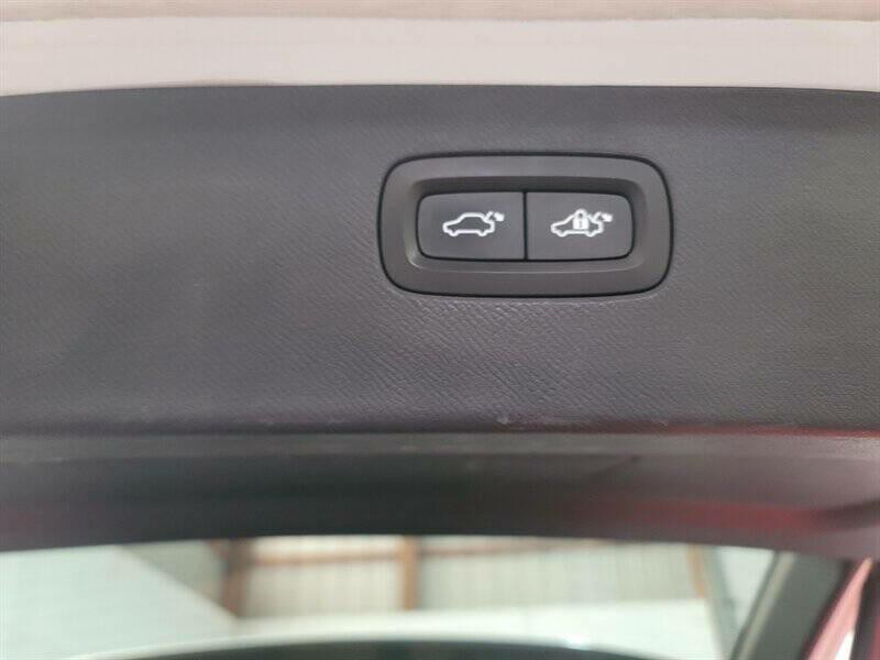 2016 Volvo XC90 Image 31