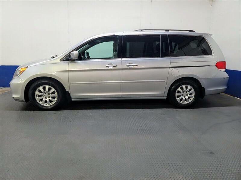 2010 Honda Odyssey Image 2
