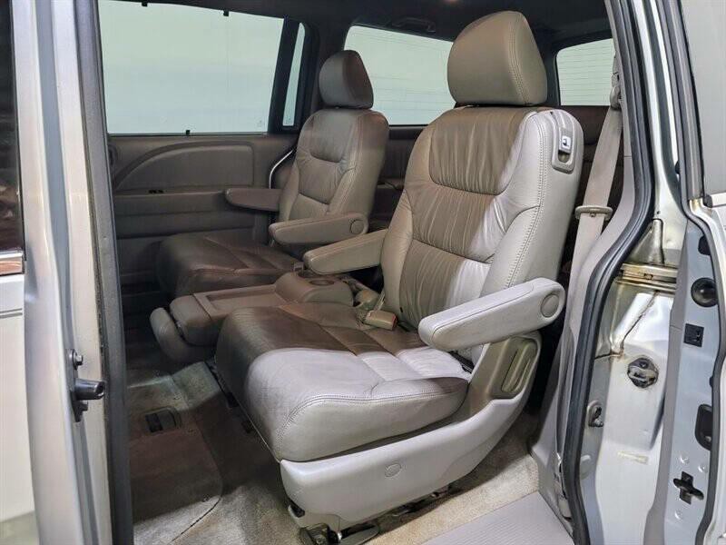 2010 Honda Odyssey Image 4