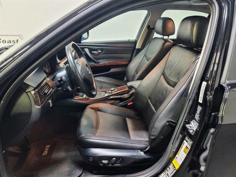 2011 BMW 3 Series Image 3