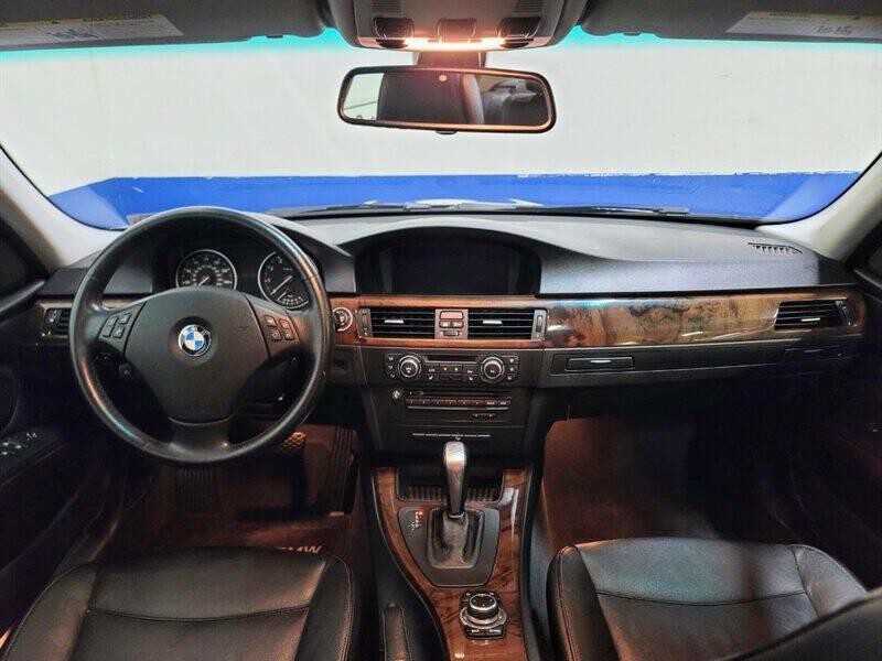 2011 BMW 3 Series Image 5