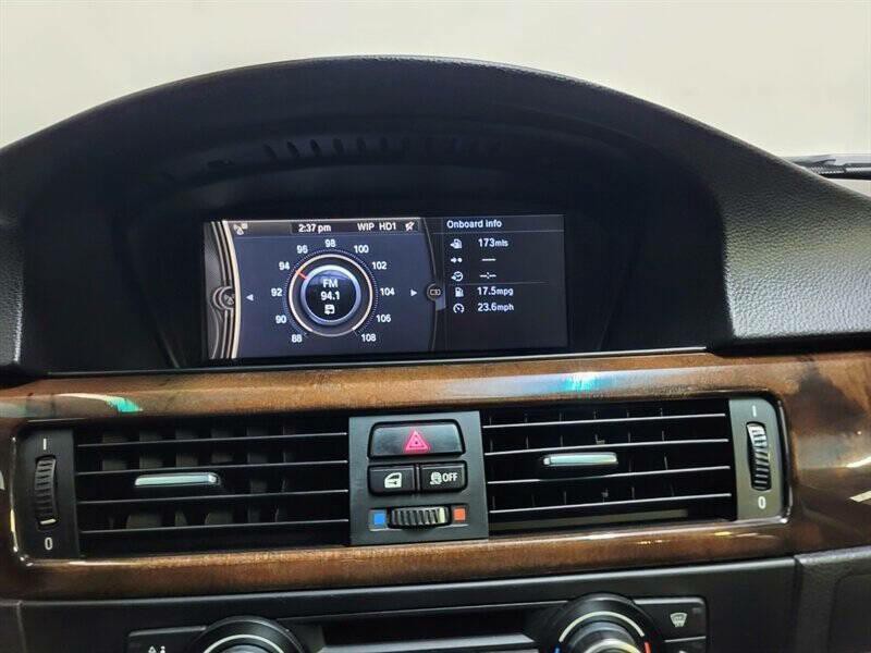 2011 BMW 3 Series Image 13
