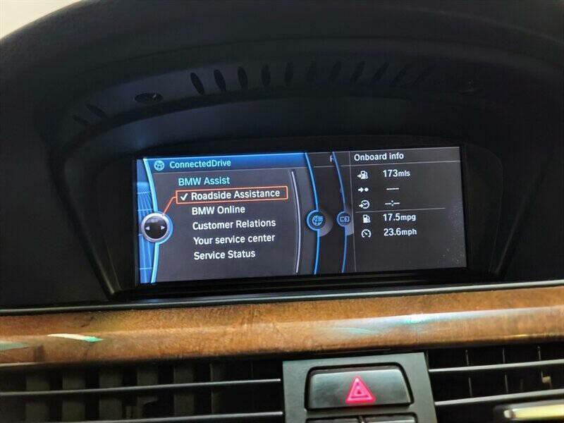 2011 BMW 3 Series Image 16