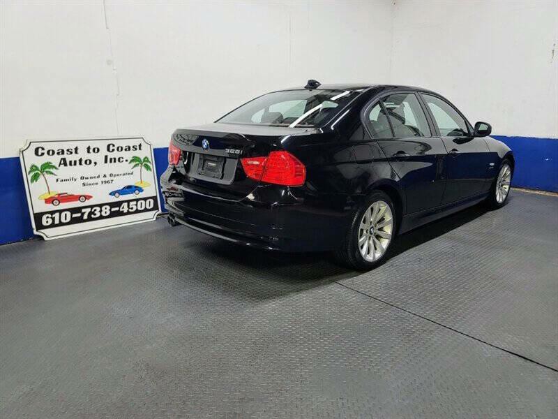 2011 BMW 3 Series Image 28