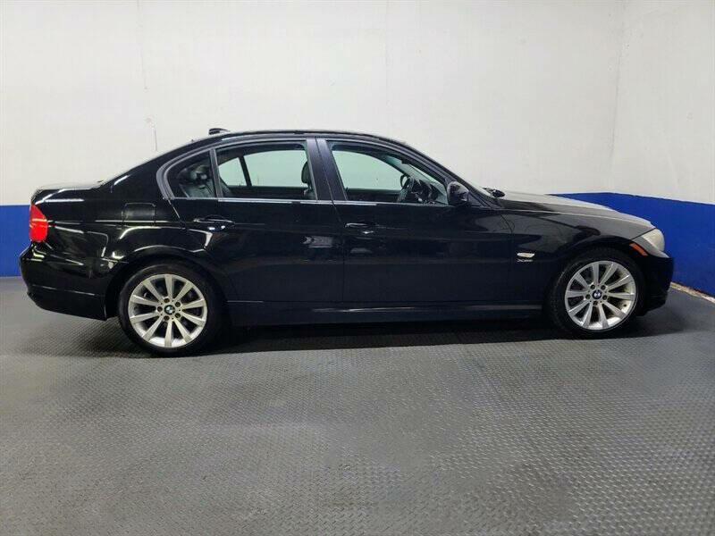 2011 BMW 3 Series Image 29
