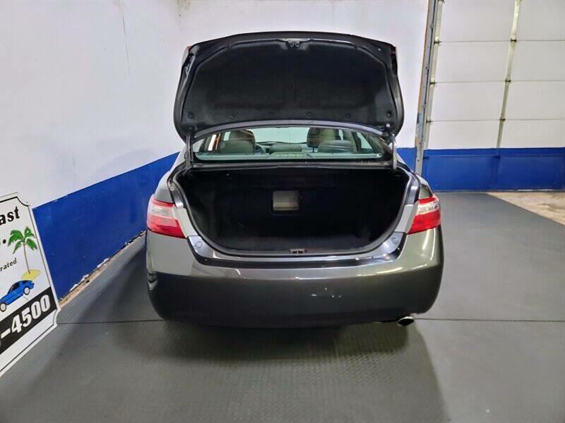 2009 Toyota Camry Image 16